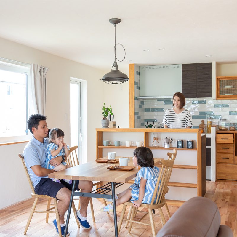 青空が似合う家